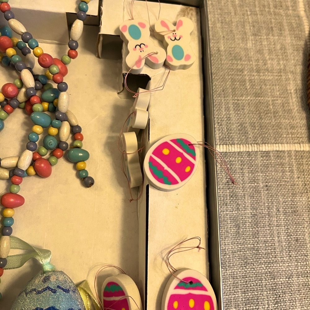 Bundle of Easter Decor - Used once to display on Easter Tree - Use in Any Way!🐣 - Picture 4 of 10